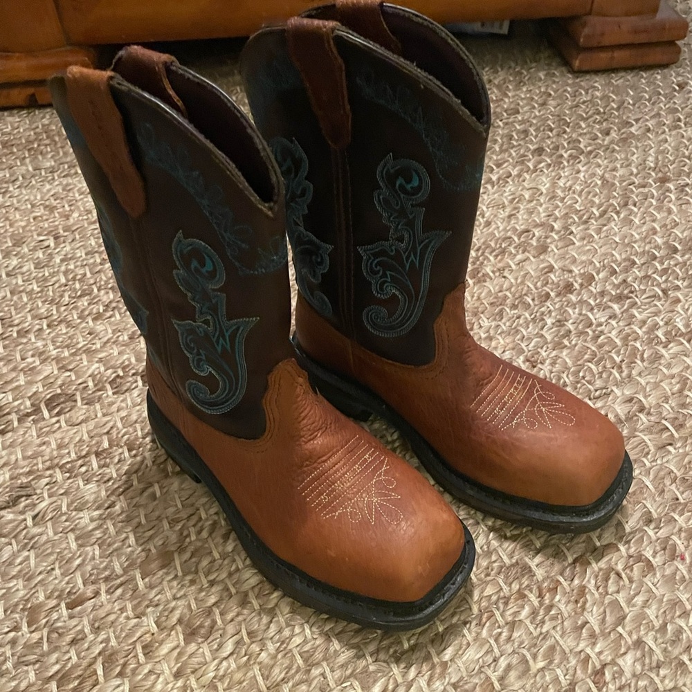 Like new women’s Wolverine composite toe work boots